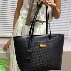 Cute Bucky Medium Handbag for Women – Textured Finish, Shoulder Strap & Top Handle | Valentine’s, Anniversary & Wedding Gift | Ventuman- Black Colour