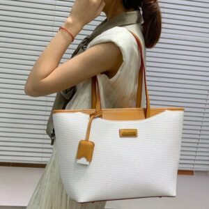 Cute Bucky Medium Handbag for Women – Textured Finish, Shoulder Strap & Top Handle | Valentine’s, Anniversary & Wedding Gift | Ventuman- White Colour