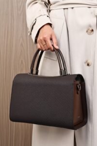 smartwatch with bright touchscreen display, up to 6 days of battery life, orchid purple